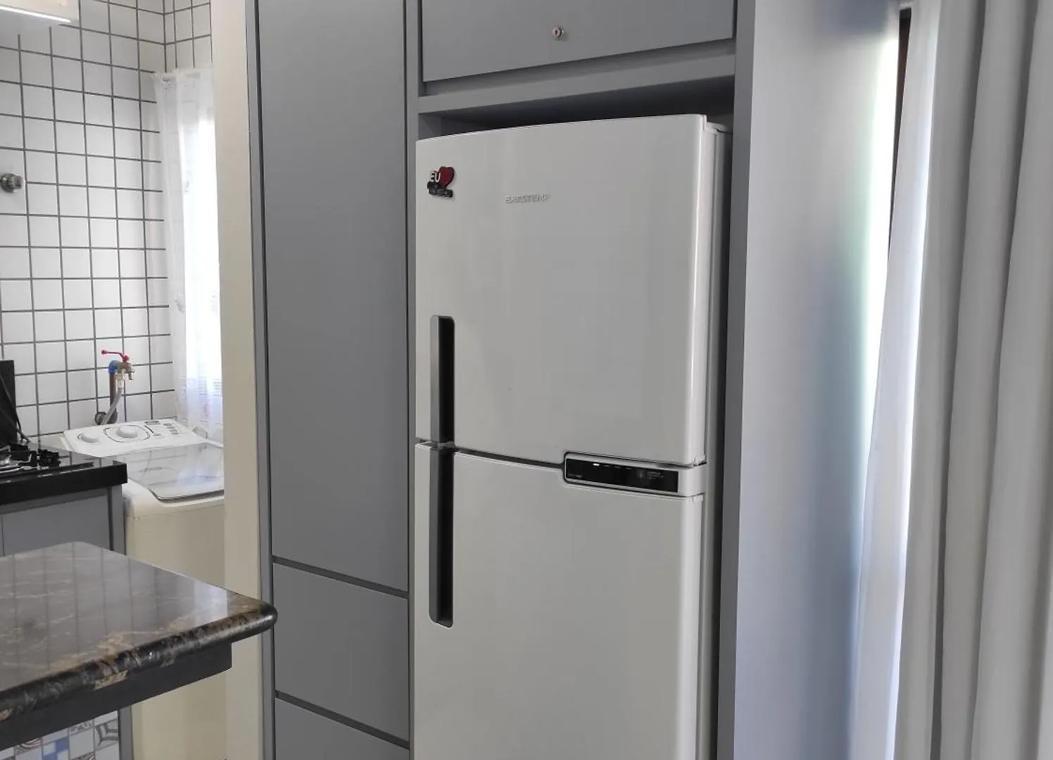 Apartamento APTO 50M PRAIA- 4 PESSOAS, WIFI, SACADA, CHURRASQUEIRA, GARAGEM PARA VEICULOS PEQUENOS - Residencial Roveda Bombinhas