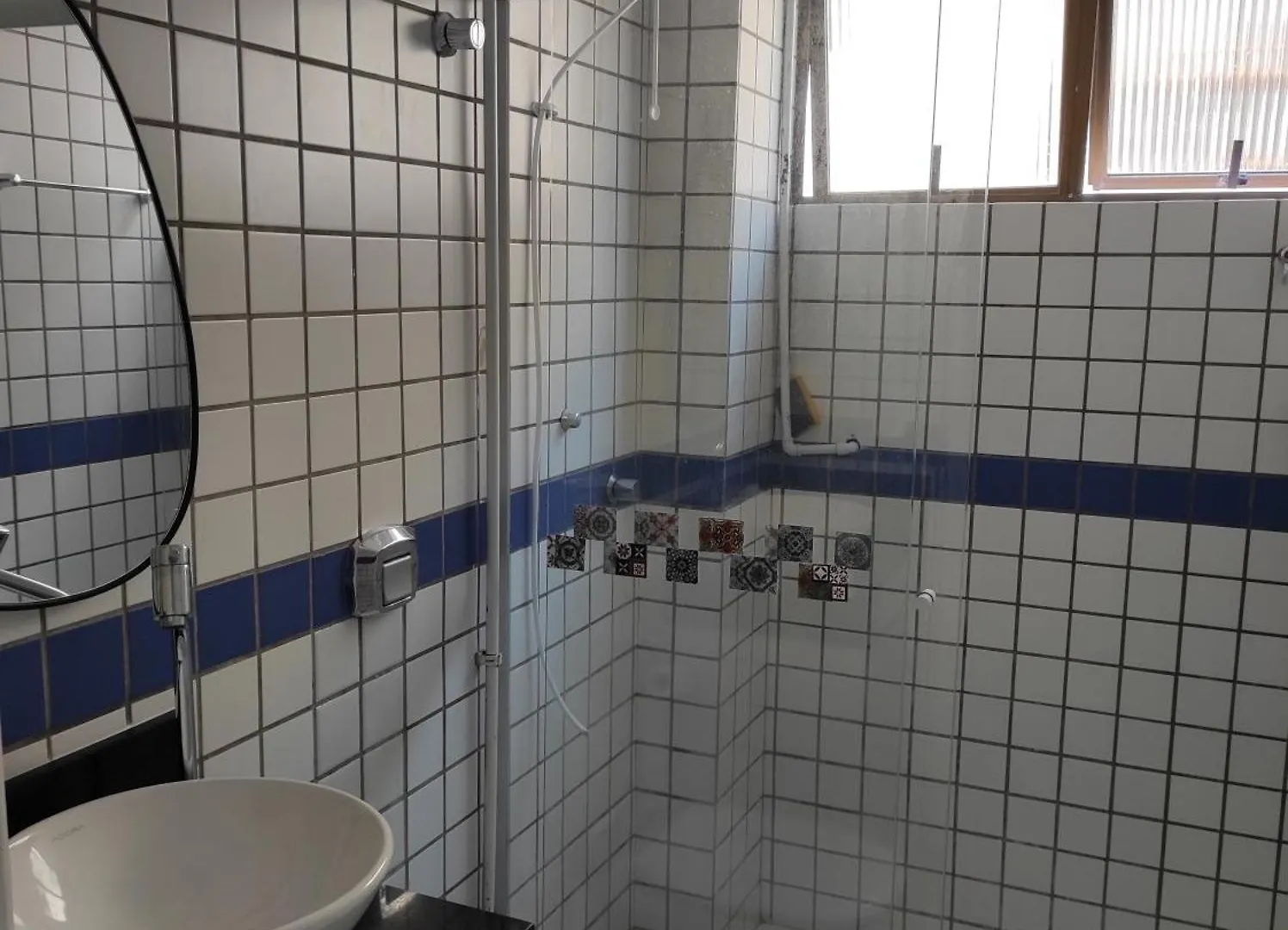 APTO 50M PRAIA- 4 PESSOAS, WIFI, SACADA, CHURRASQUEIRA, GARAGEM PARA VEICULOS PEQUENOS - Residencial Roveda Bombinhas Apartamento