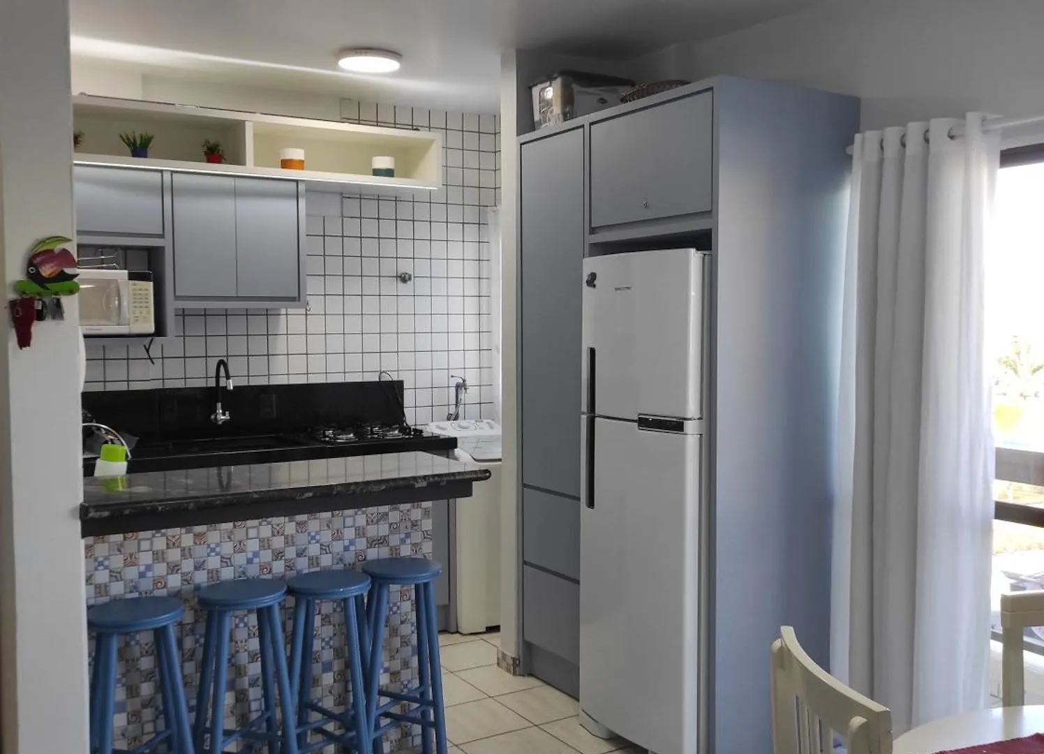 APTO 50M PRAIA- 4 PESSOAS, WIFI, SACADA, CHURRASQUEIRA, GARAGEM PARA VEICULOS PEQUENOS - Residencial Roveda Bombinhas Apartamento