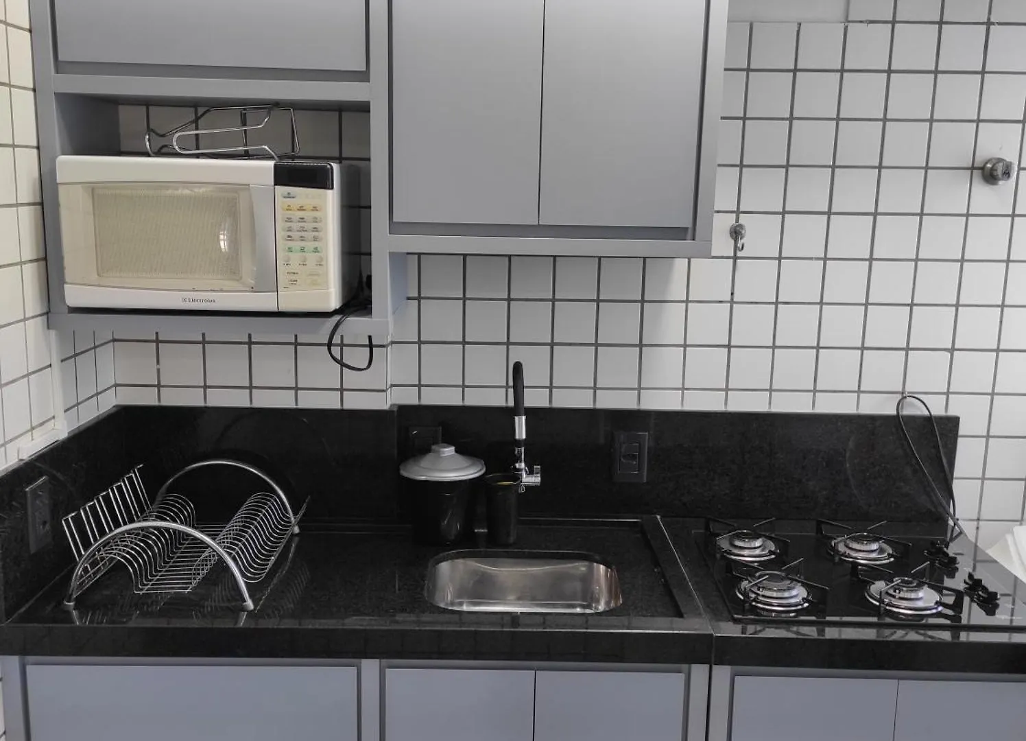 APTO 50M PRAIA- 4 PESSOAS, WIFI, SACADA, CHURRASQUEIRA, GARAGEM PARA VEICULOS PEQUENOS - Residencial Roveda Bombinhas Apartamento